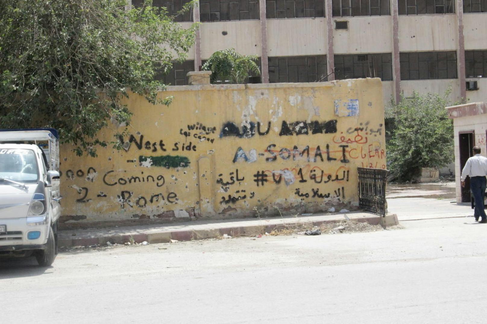 Grafittis von IS-Kämpfern: "Bald kommen wir nach Rom", sprayte ein Extremist namens al-Somali.