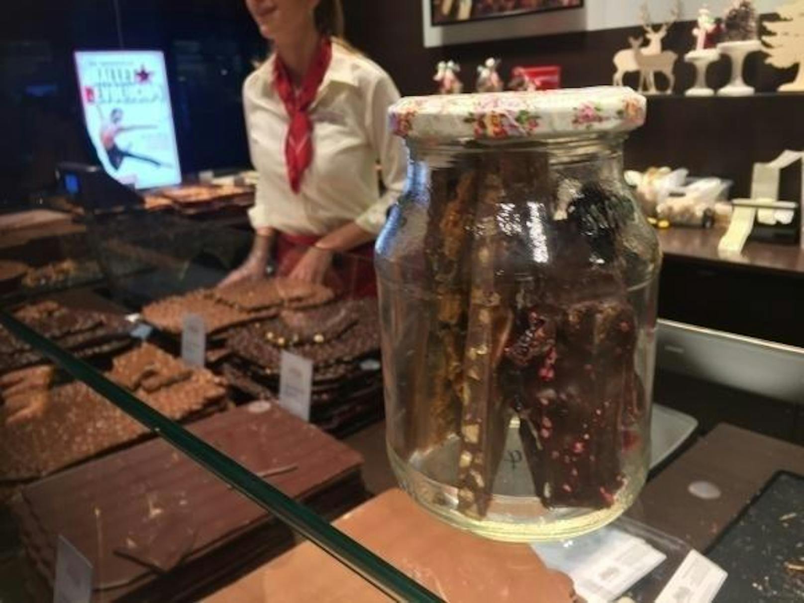 Auch Schokolade, die Sie im Offenverkauf ersteht, wandert ins Glas.