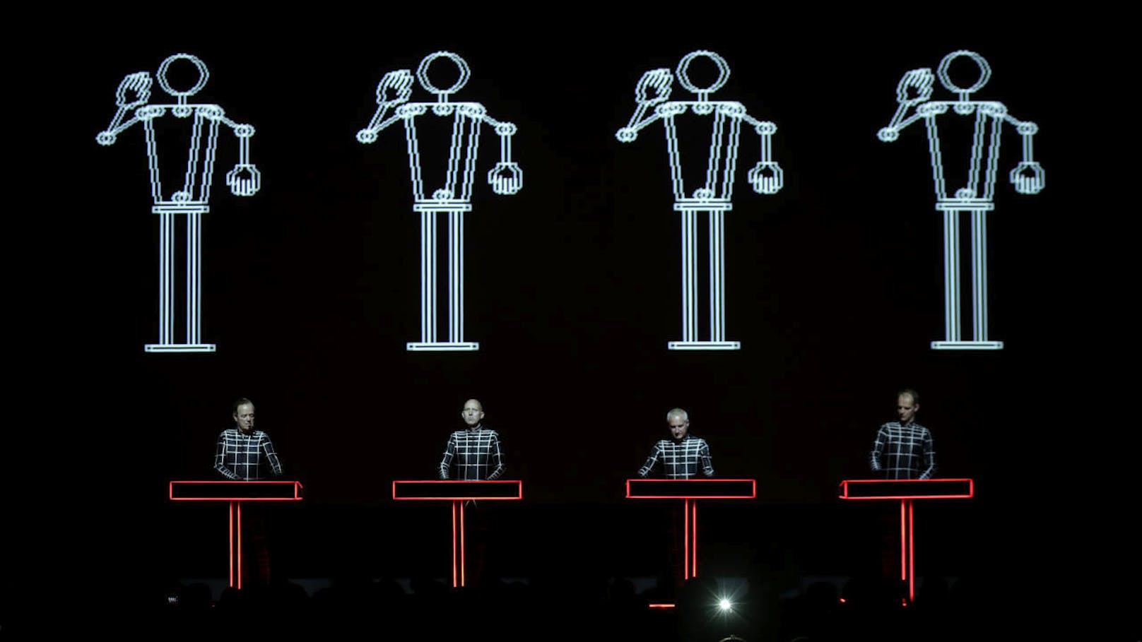 Die Roboter kommen: Am 6. Juli spielen Kraftwerk im Ehrenhof des Schloss Schönbrunn.