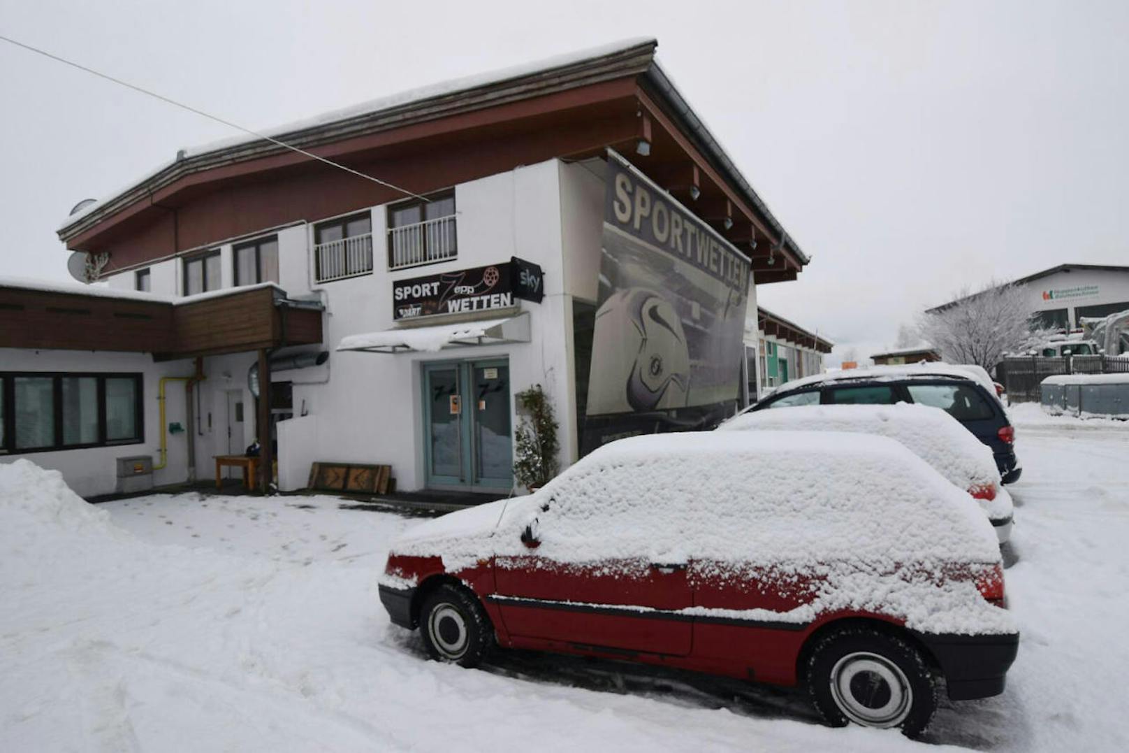 Am Donnerstag ist in St. Johann in Tirol ein Wettbüro überfallen worden.