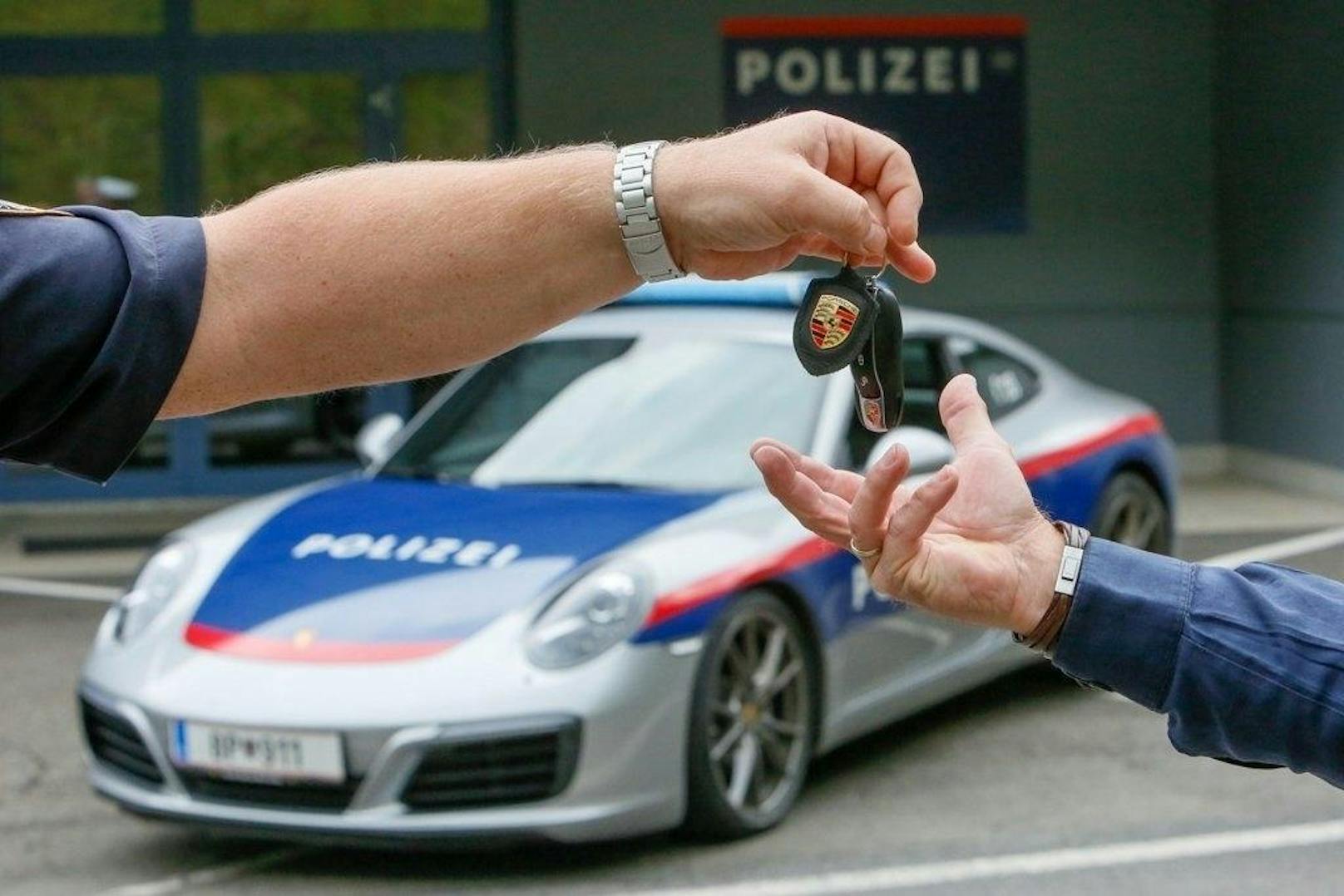 Die Polizei in OÖ fahrt jetzt einen Porsche (LPD OÖ)
