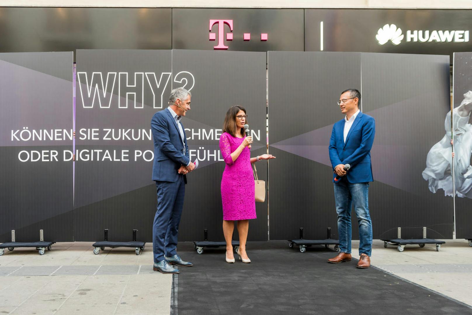 Huawei-Boss Yanmin Wang eröffnete gemeinsam mit T-Mobile-Austria-Chefin Maria Zesch am Donnerstagabend den so genannten "Experience Store".