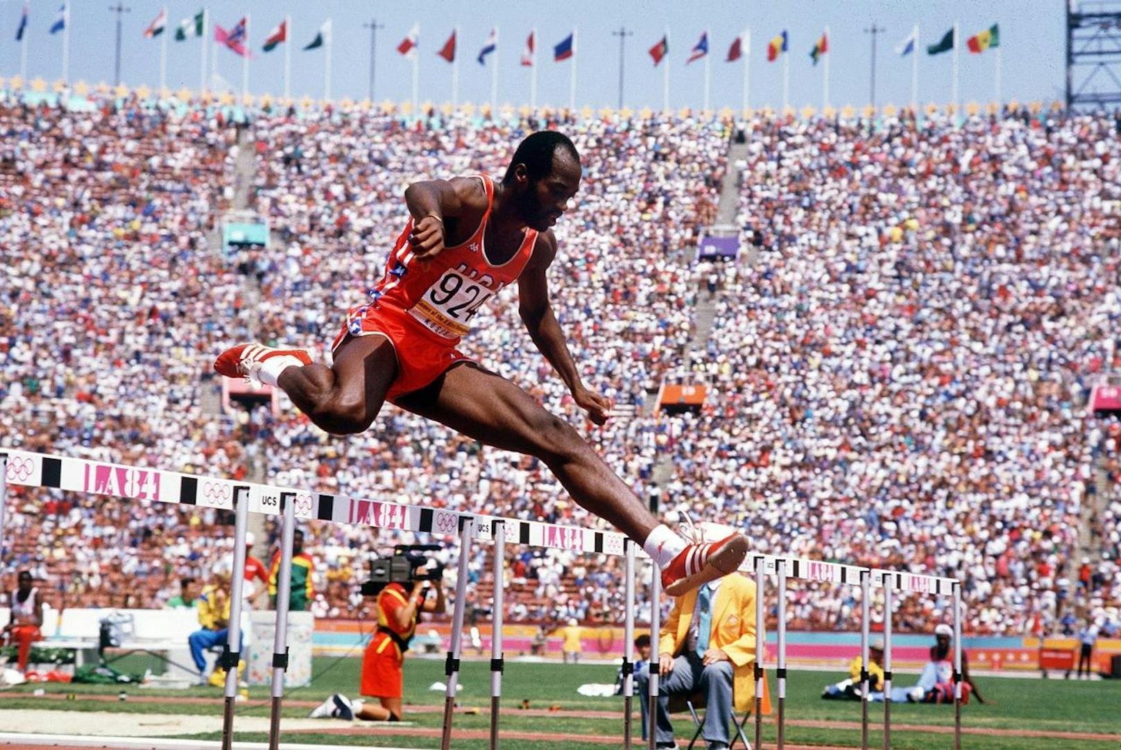 <b>Leichtathletik:</b> Hürdenläufer Edwin Moses (US) feierte von 1975 bis 1987 starke 122 Siege in Folge.