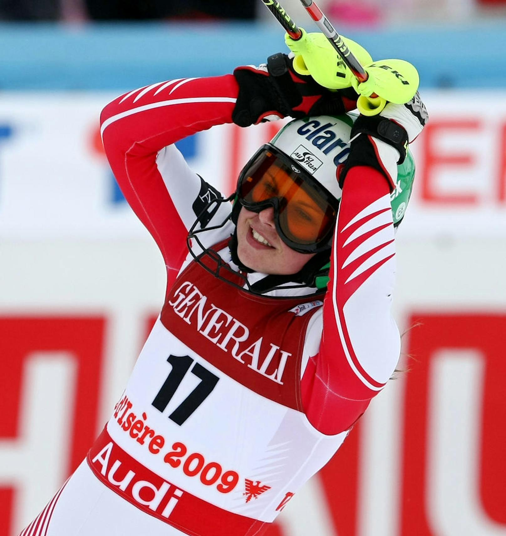 Bei der Ski-WM 2009 in Val d'Isere (FRA) wurde Fenninger Vierte in der Abfahrt und Siebente in der Super-Kombi. Die erhoffte Medaille blieb trotz starker Leistungen aus.