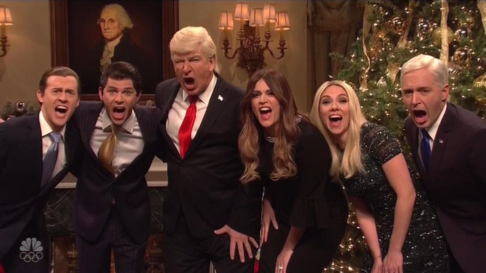 v.l.n.r. Die Söhne  Eric (Alex Moffat) und Donald Trump Jr. (Mikey Day), Papa Donald (Alec Baldwin), Melania (Cecily Strong), Ivanka (Scarlett Johansson) und Vizepräsident Mike Pence (Beck Bennett)
