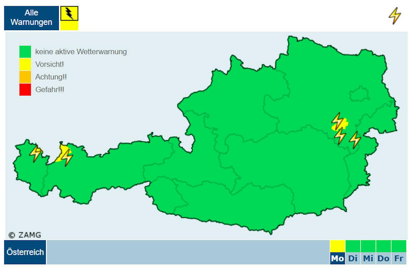 Auch die ZAMG weist für das südliche Niederösterreich sowie bei den Allgäuer Hochalpen bei Tirol und Vorarlberg akute Gewittergefahr aus.