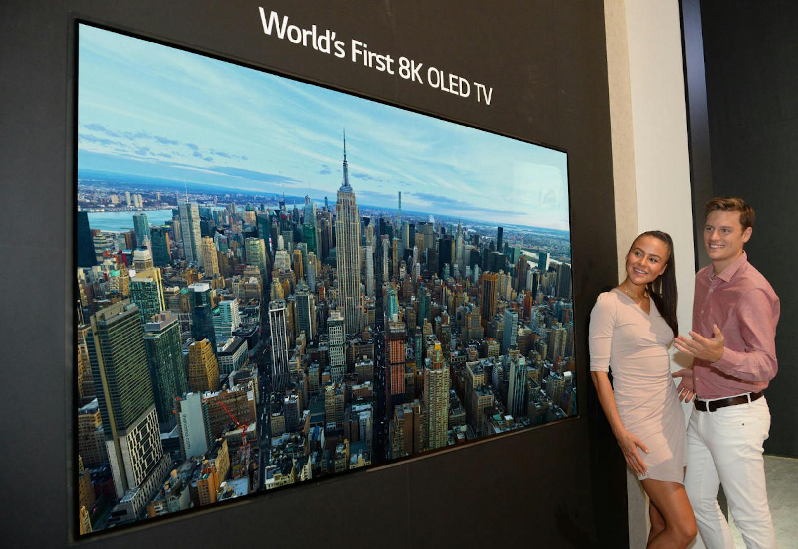LG Electronics stellt auf der IFA 2018 den weltweit ersten 8K-OLED-TV mit einer Auflösung von 7.680 x 4.320 Bildpunkten vor. 