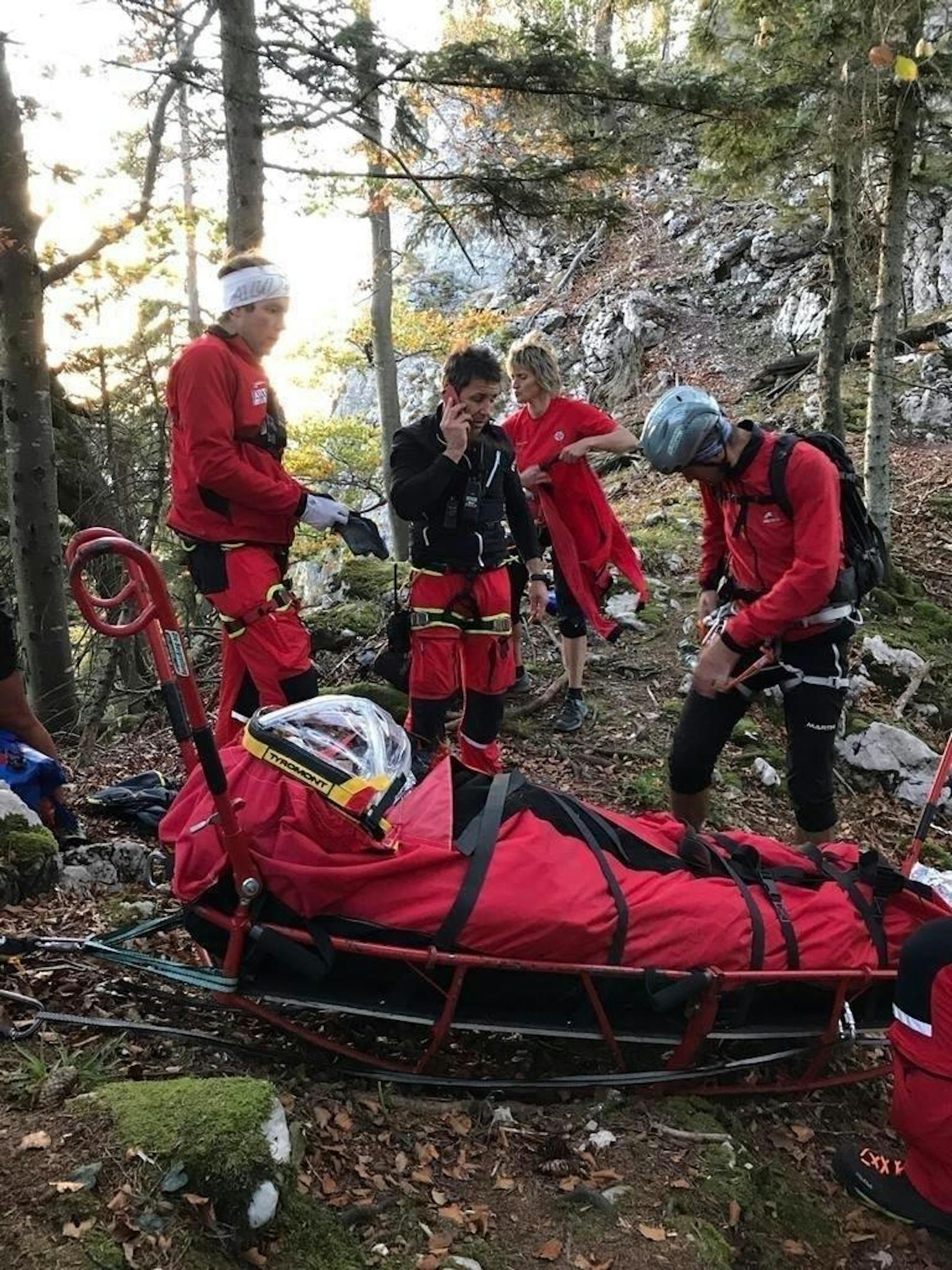 Die Bedingungen waren schwierig: Die Bergrettung holte den 54-Jährigen vom Schieferstein