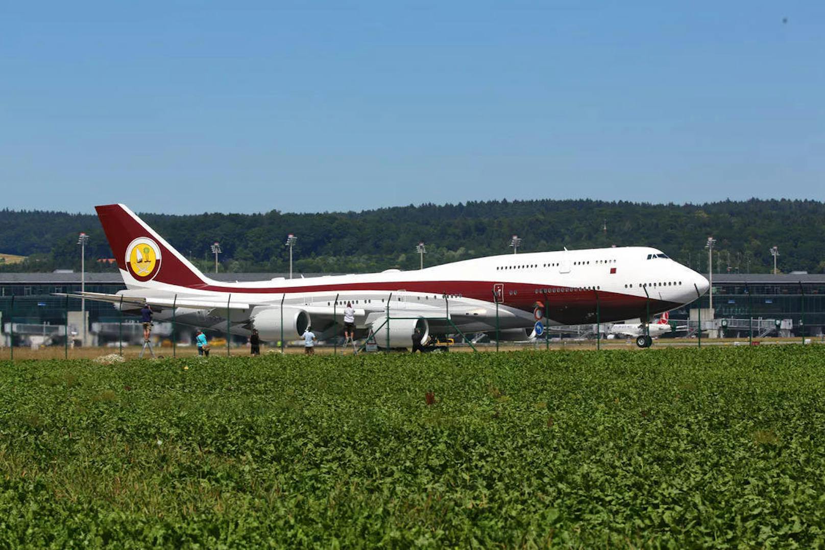 Seit vergangener Woche steht die als "fliegender Sultanspalast" bezeichnete Boeing 747-8i in Istanbul. Ihr Wert wird auf 500 Millionen US-Dollar geschätzt.
