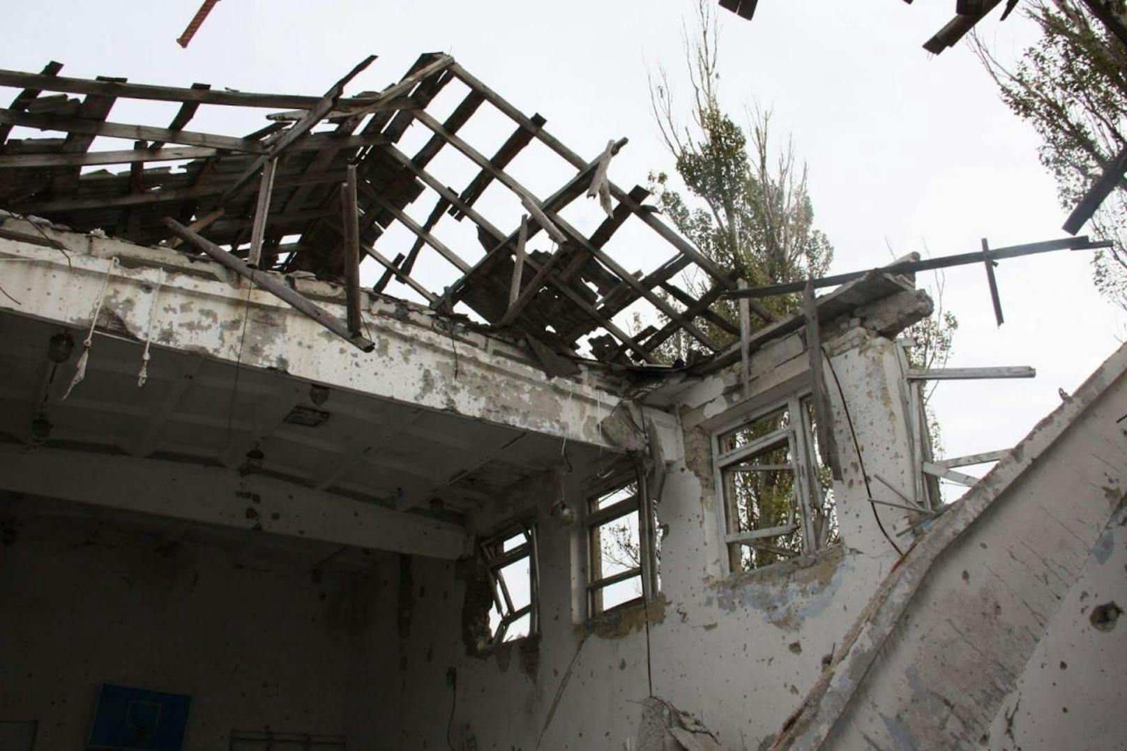 Zerbombtes Haus in der Ukraine