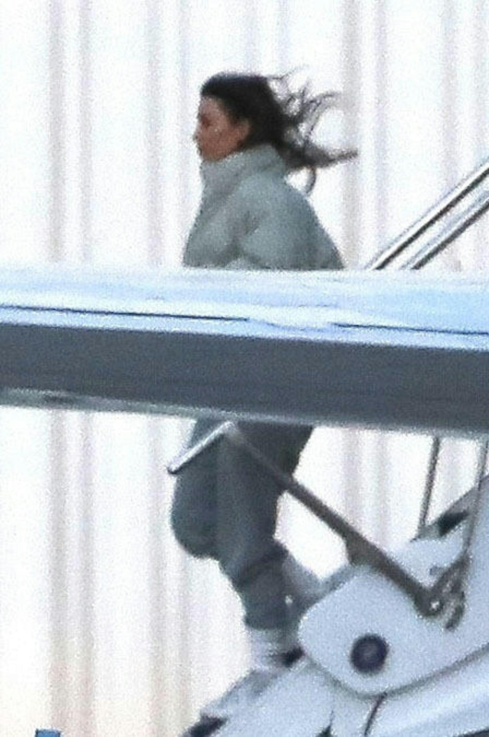 Kim Kardashian flog sofort mit ihrem Privatjet nach Cleveland um ihrer Schwester Khloe Kardashian bei der Geburt beizustehen