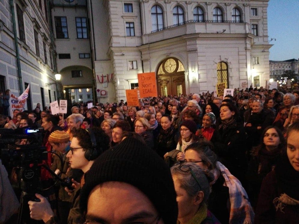 In zeitlicher und räumlicher Nähe finden Mittwochabend in der Wiener Innenstadt zwei Versammlungen aus Anlass der kriegerischen Auseinandersetzungen in Israel statt.