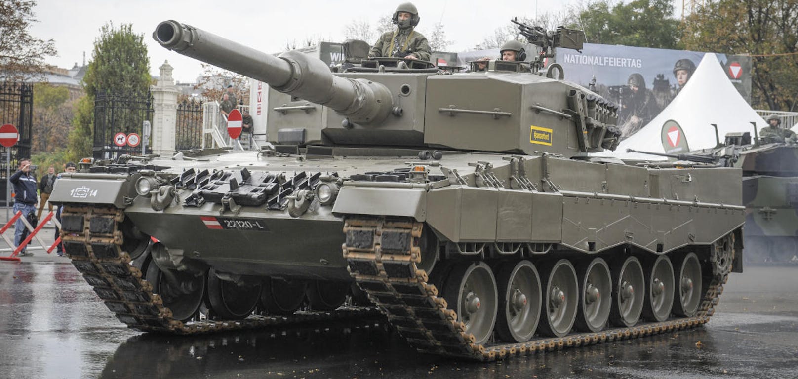 Während der Vorführungen kommt ebenfalls der Kampfpanzer Leopard zum Einsatz