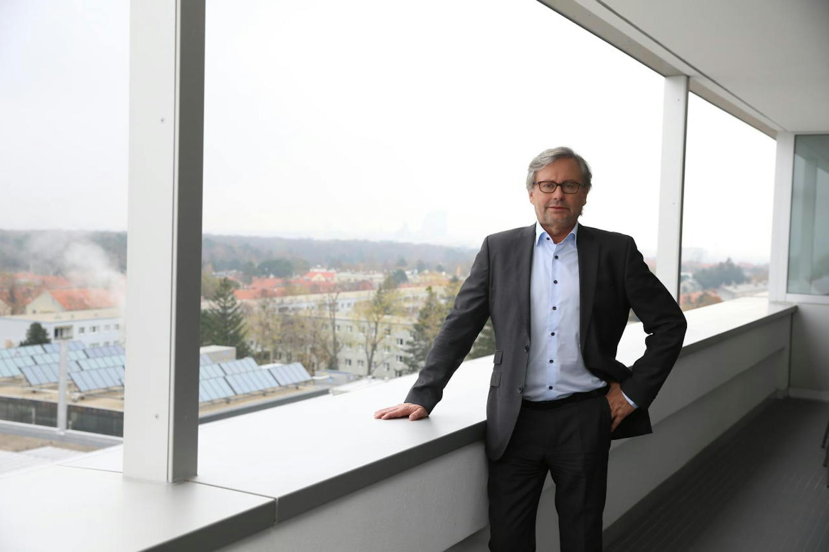 Alexander Wrabetz (58) wurde in Wien geboren. Er ist in einem FPÖ-nahen Haushalt aufgewachsen, selber aber Mitglied der SPÖ. Seit 2006 ist er ORF-Generaldirekor.