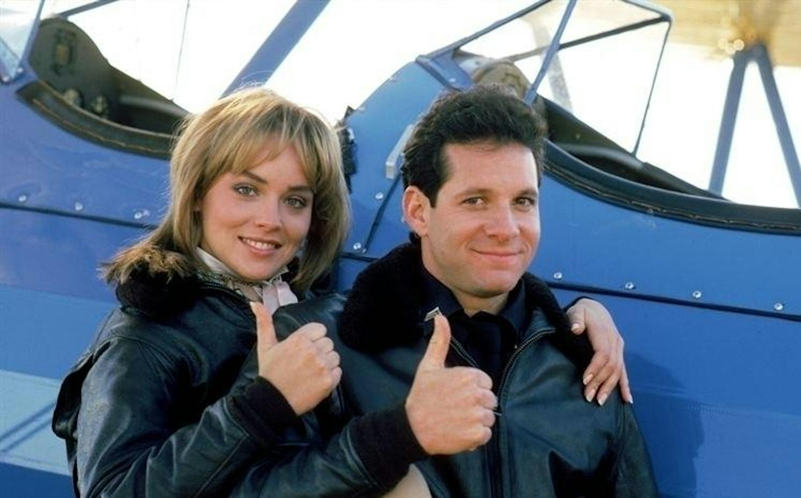 Sharon Stone und Steve Guttenberg in "Police Academy 4 ... und jetzt geht's rund".