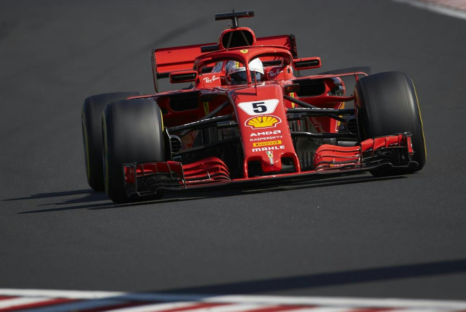<b>Platz 1 
</b>Ferrari: 166 Millionen Euro