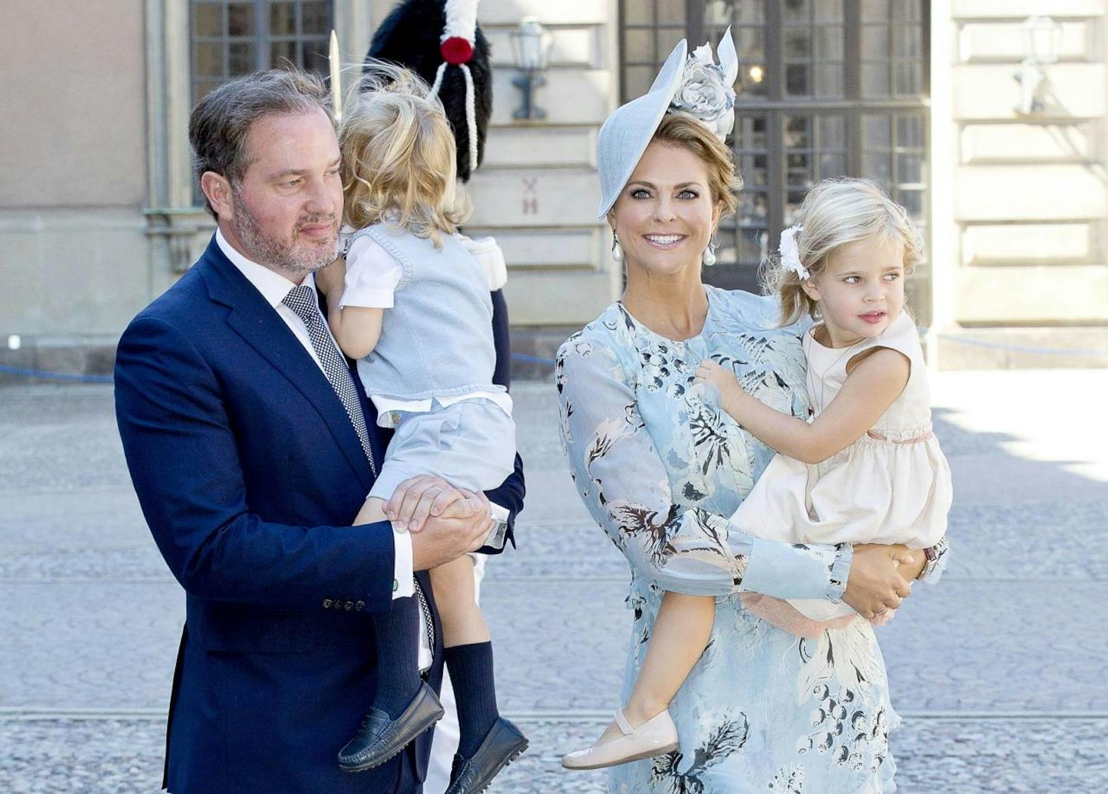 14-07-2017 Stockholm Princess Victoria and Prince Daniel and Princess Estelle and Prince Oscar and King Carl Gustaf and Queen Silvia and Prince Carl Philip and Princess Sofia and Prince Alexander and Princess Madeleine and Christopher O Neill and Princess Leonore and Prince Nicolas during the festivities for the crown princess her 40th birthday at the royal palace in Stockholm, Sweden. PUBLICATIONxINxGERxSUIxAUTxONLY Copyright: xPPE/NIEBOERx

14 07 2017 Stockholm Princess Victoria and Prince Daniel and Princess Estelle and Prince Oscar and King Carl Gustaf and Queen Silvia and Prince Carl Philip and Princess Sofia and Prince Alexander and Princess Madeleine and Christopher O Neill and Princess Leonora and Prince Nicolas during The Festivities for The Crown Princess her 40th Birthday AT The Royal Palace in Stockholm Sweden PUBLICATIONxINxGERxSUIxAUTxONLY Copyright xPPE NIEBOERx  