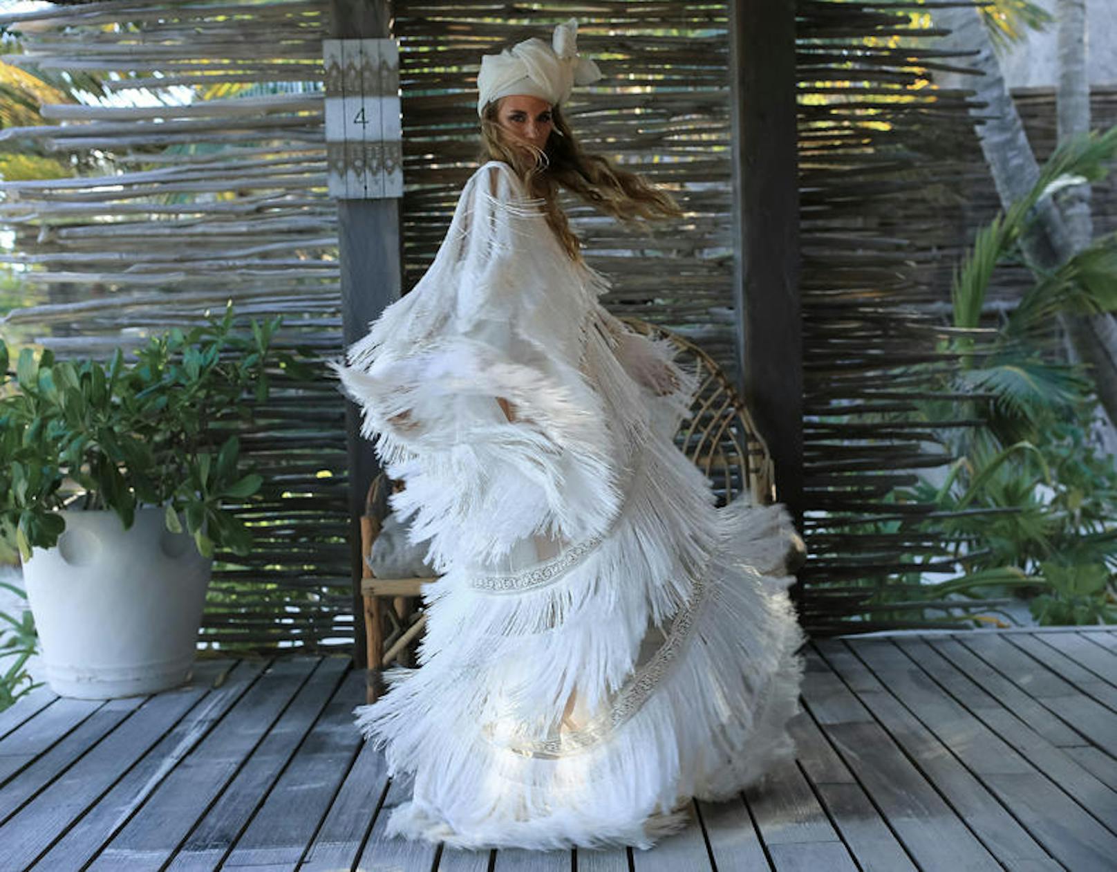 Eva Poleschinski ist mit ihren maßgeschneiderten Brautkleidern seit Jahren erfolgreich. Sowohl für konventionelle als auch unkonventionelle Bräute hat die Wiener Designerin immer das richtige! (Foto: Oliver Rathschüler) 