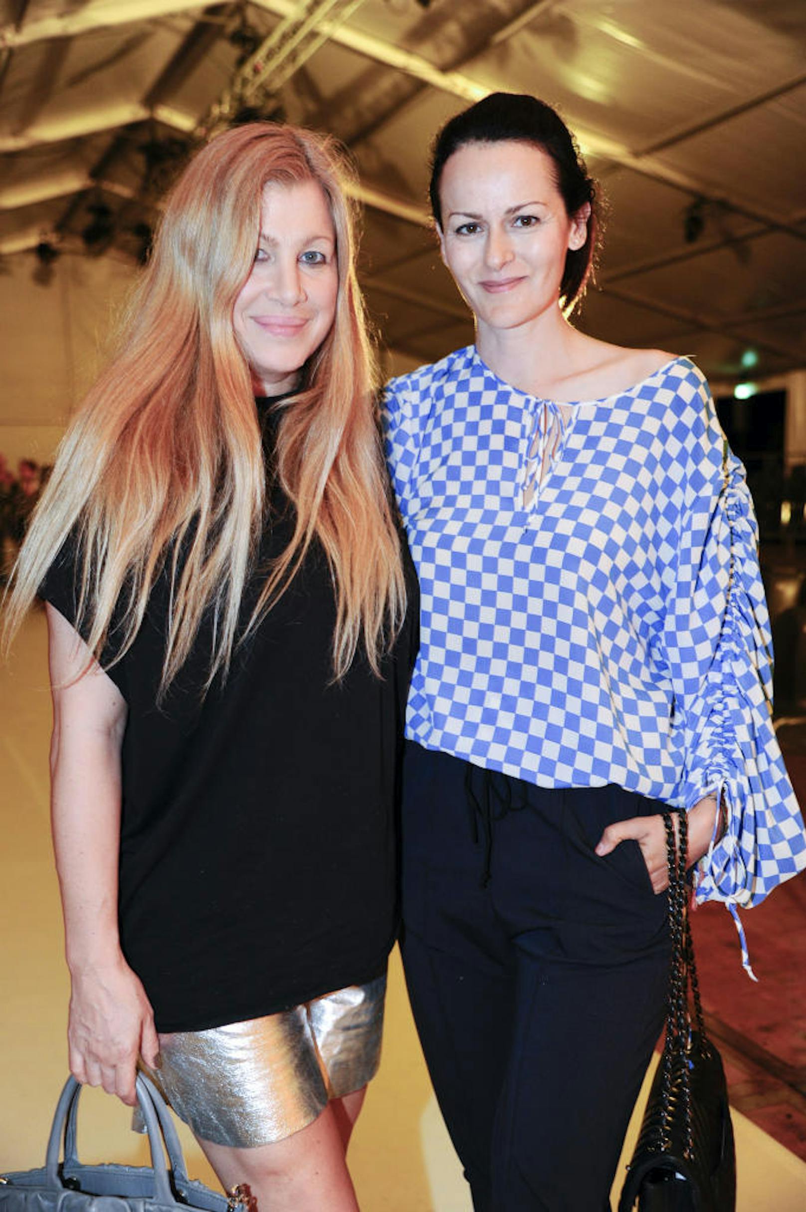 Elvyry Geyer (MQ Fashion Week) und Designerin Anelia Peschev