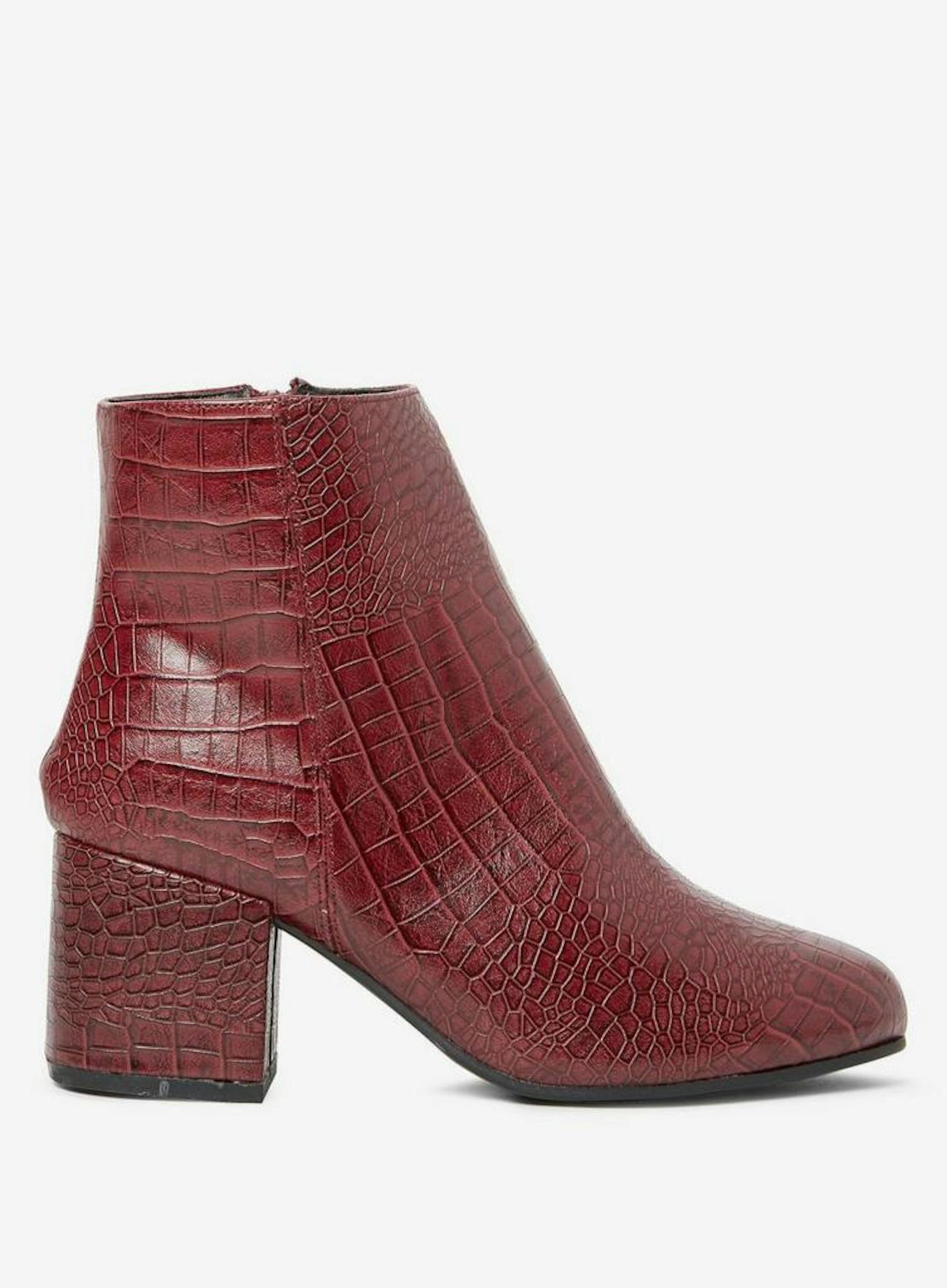 Dafür wurde keine Kroko-Träne vergossen! Die Stiefel von Dorothy Perkins sind perfekt für den 70s Trend. (Foto: Dorothy Perkins) 