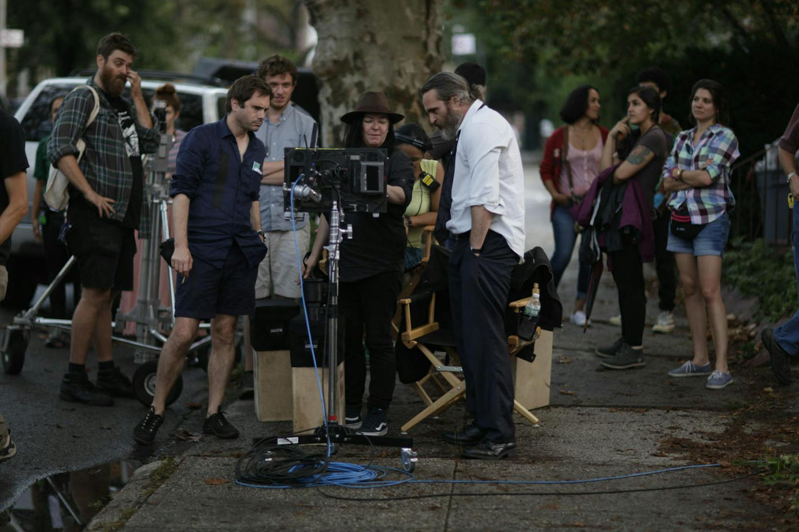 Joaquin Phoenix und Regisseurin Lynne Ramsay bei den Dreharbeiten zu "A Beautiful Day". 