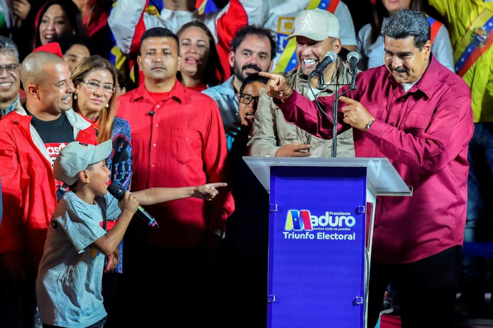 In dem südamerikanischen Krisenland herrscht ein erbitterter Machtkampf zwischen Maduro und Guaidó, der sich Ende Januar zum Übergangspräsidenten erklärt hatte.