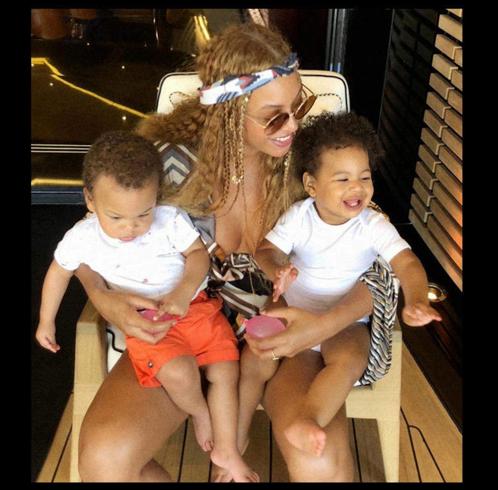 27.7.2018: Beyonce zeigt ihre Zwillinge Rumi und Sir (1 Jahr alt)
Fotocredit: beyonce.com
