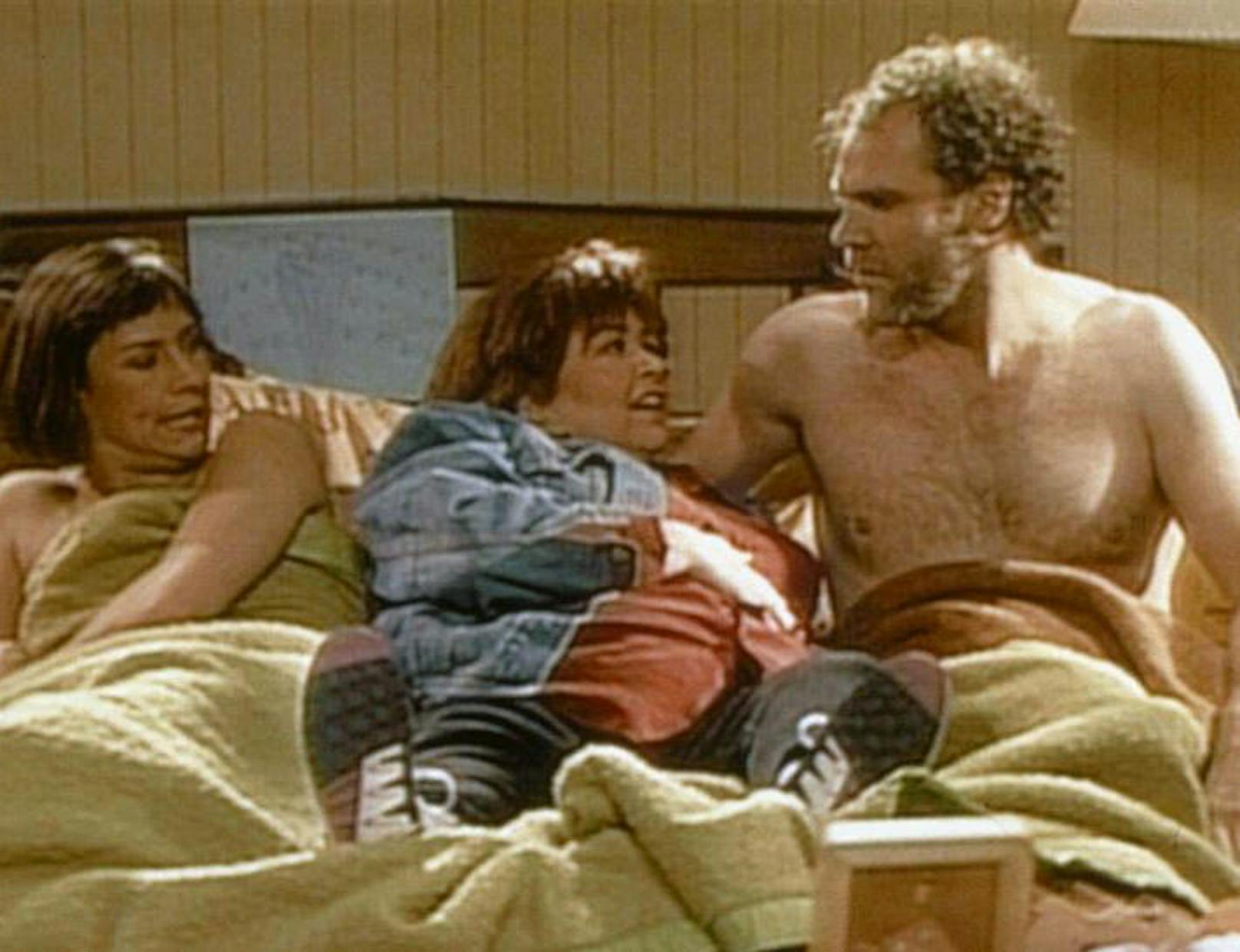 Roseanne - Bilder aus der Serie

Schwester Jackie Harris (links im Bett) wird von Laurie Metcalf gespielt und ist wieder mit dabei