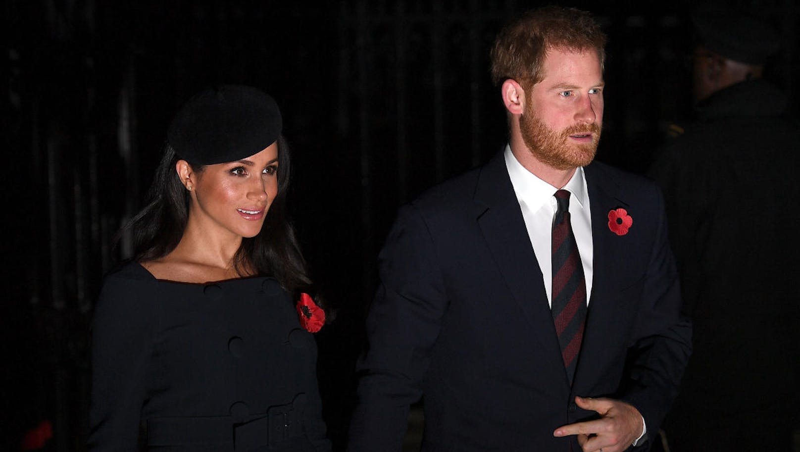 Die britische Königsfamilie trägt natürlich Kleider britische Designer. Nur Victoria Beckham hat hier - zumindest bei Herzogin Meghan - das Nachsehen.