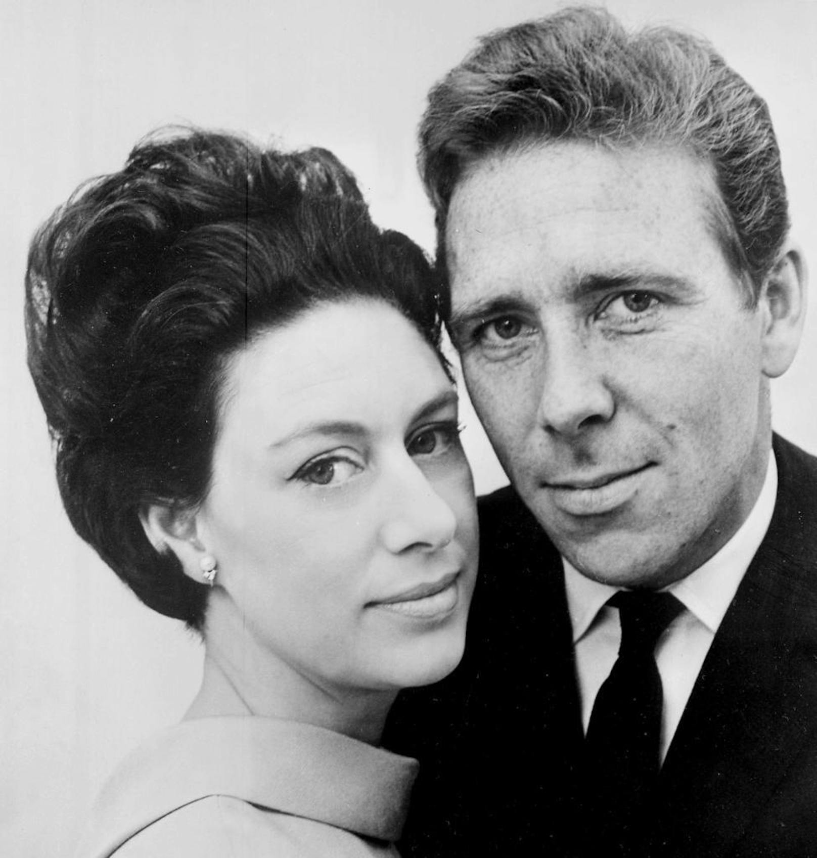 Die "echte" Prinzessin Margaret mit ihrem Mann Anthony Armstrong-Jones, dem Earl of Snowdon 1965

Armstrong-Jones wird ebenfalls neue besetzt ...