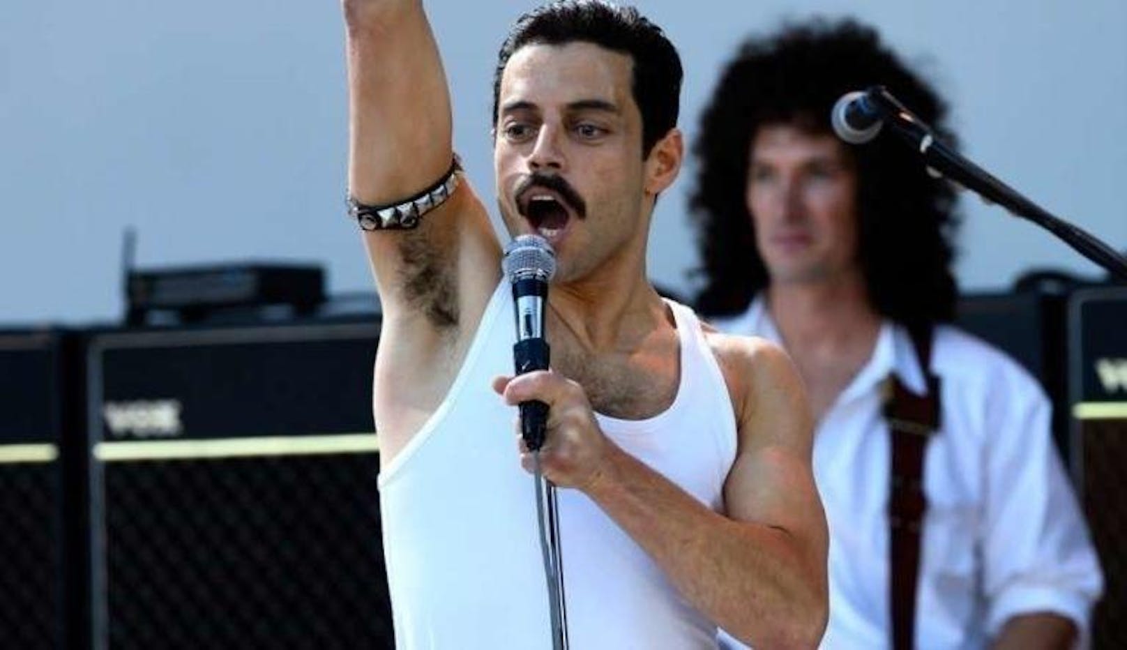 Große Gesten, legendäre Zähne (oder doch umgekehrt?): Rami Malek ist Queen-Frontman Freddie Mercury in Bohemian Rhapsody