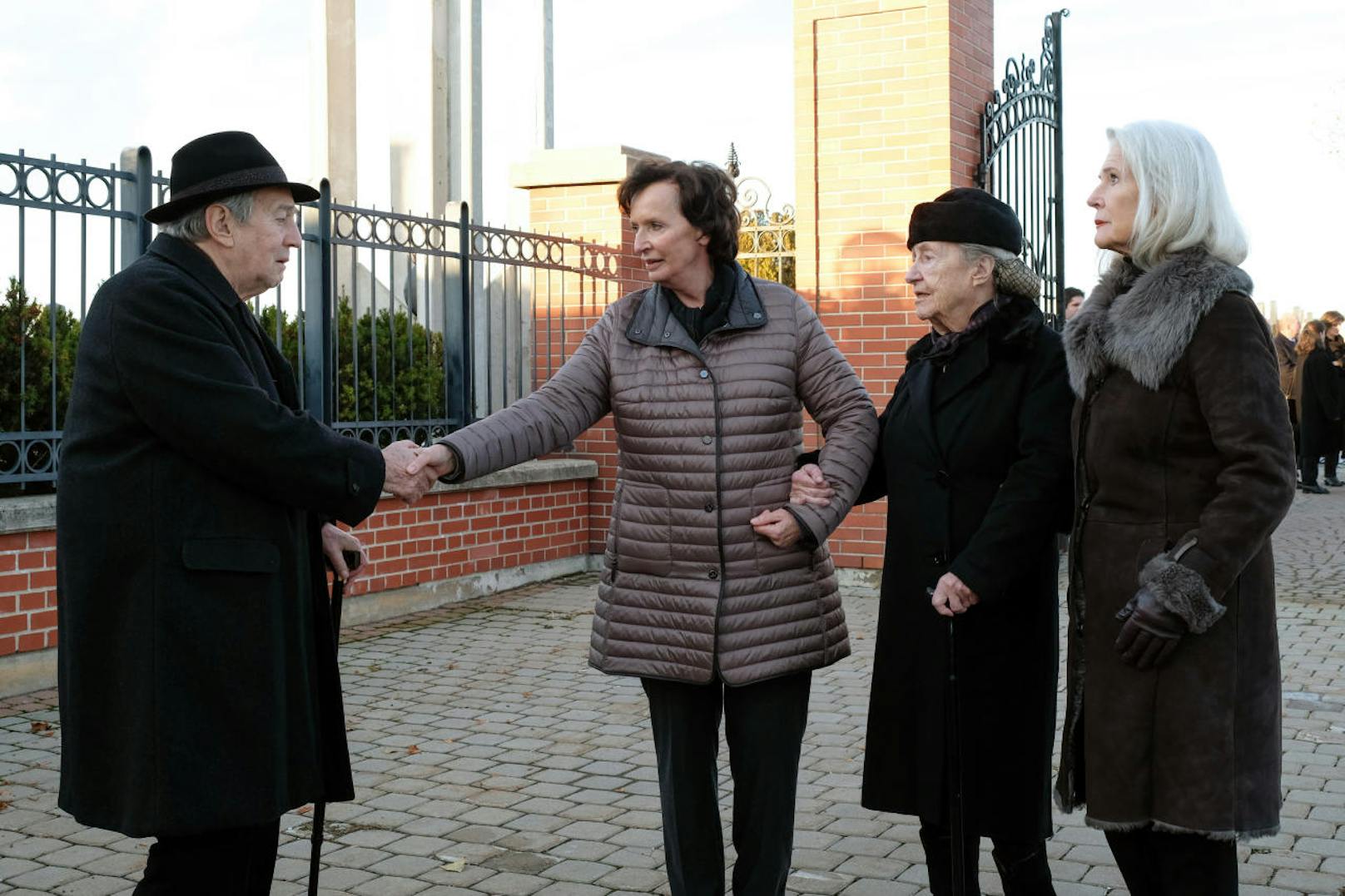 Otto Schenk (Reiter Senior), Barbara Petritsch (Heidrun Winkler), Maria Urban (Irmgrad Kramer), Christiane Hörbiger (Adelgunde "Gundi" Kramer).  