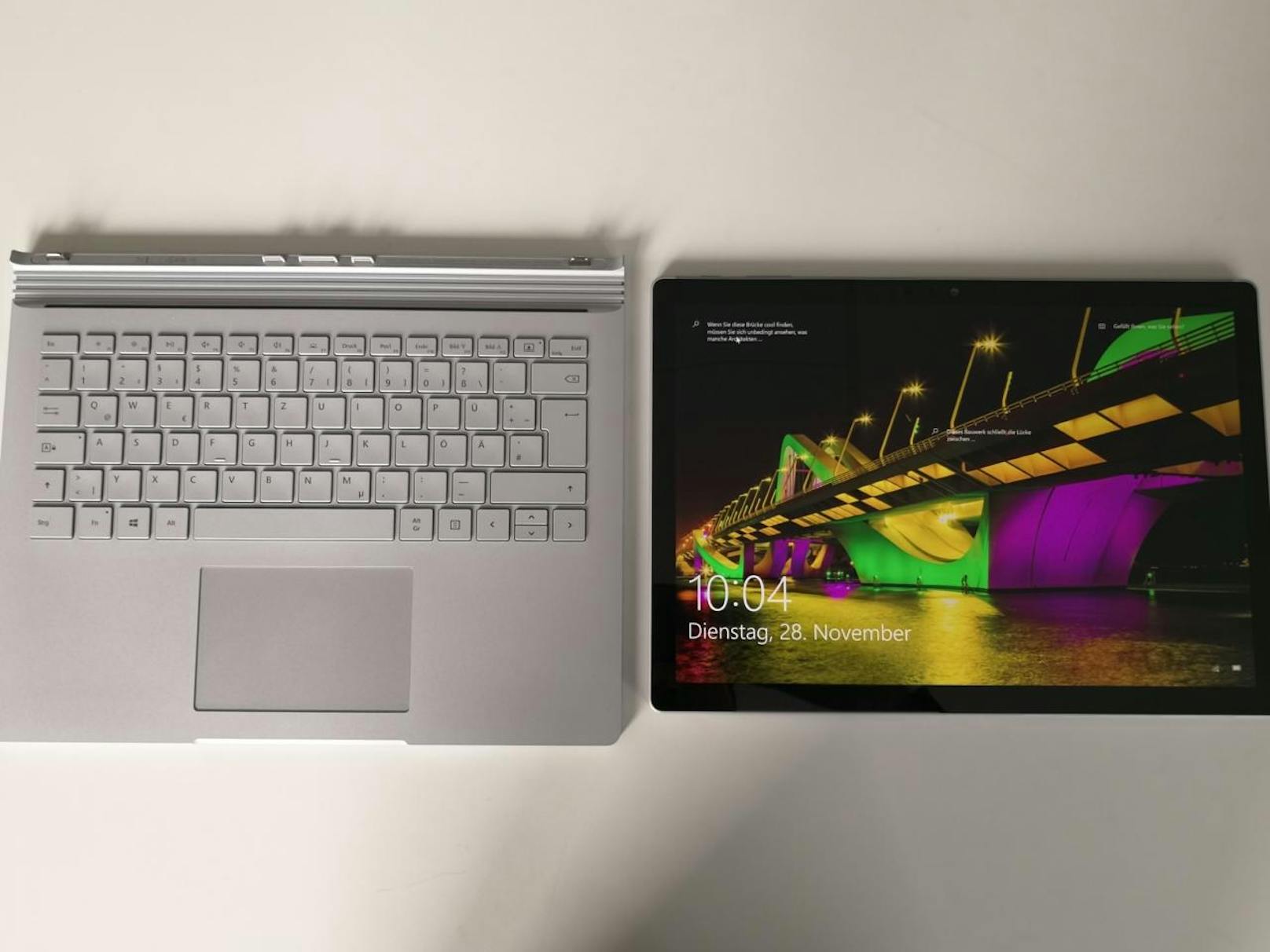 Als Tablet ist das Surface Book 2 ein extrem leichtes Windows-10-Mobilgerät, verliert dabei allerdings die zusätzliche Grafik- und Akkupower durch das Tastatur-Dock.