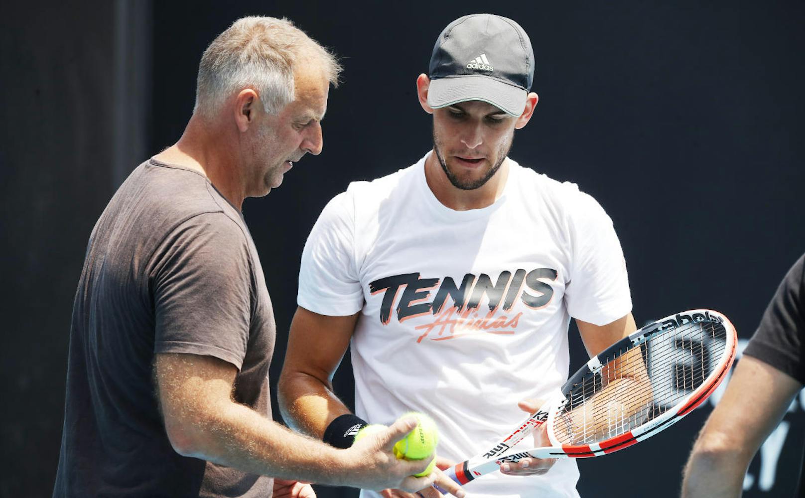 Vor den Australian Open präsentiert er die ehemalige Nummer 1 Thomas Muster als neuen Trainer: "Er wird mir weiterhelfen", meint er.