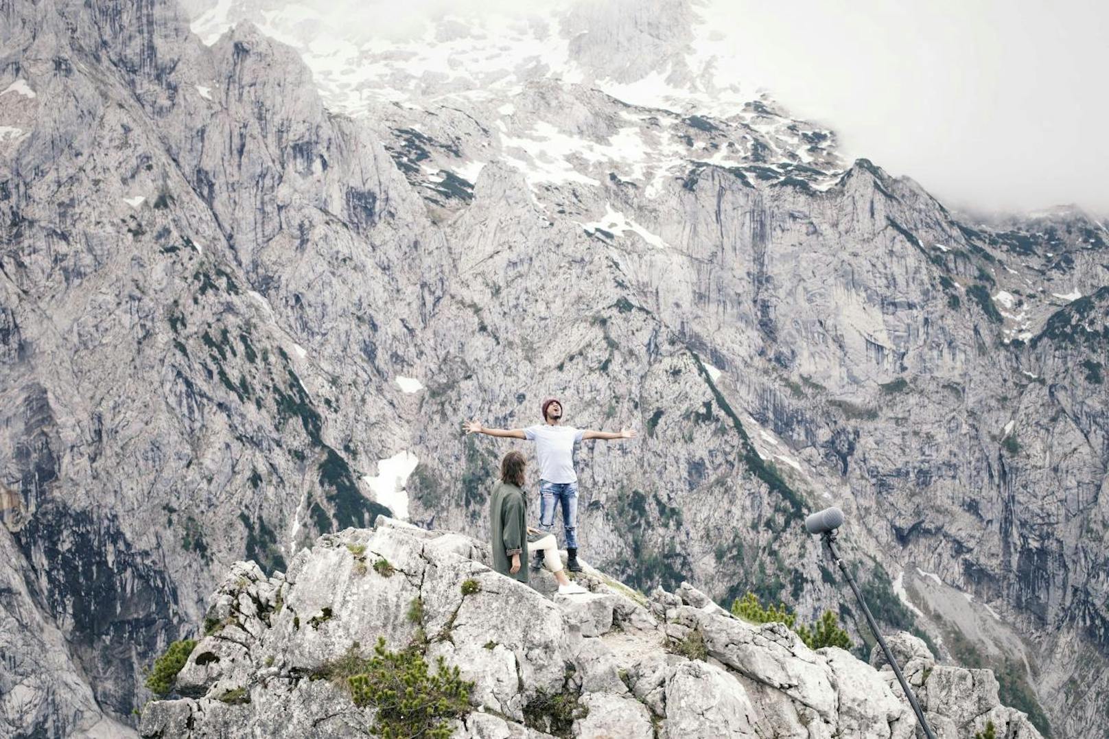 Dominik Muhrer und Joshua Ledet am Gipfel