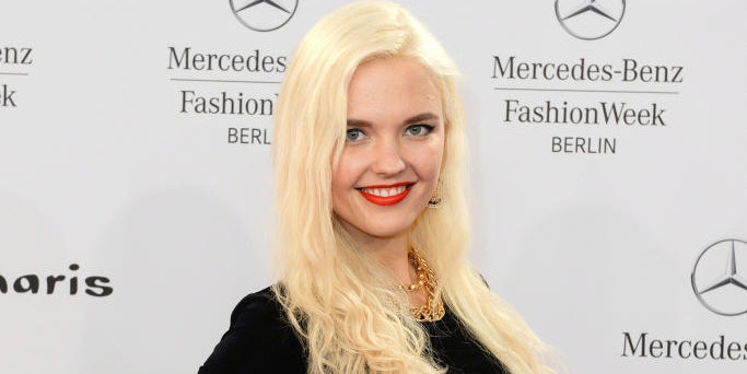 Model und Influencerin Bonnie Strange (33) soll durch die Sendung führen