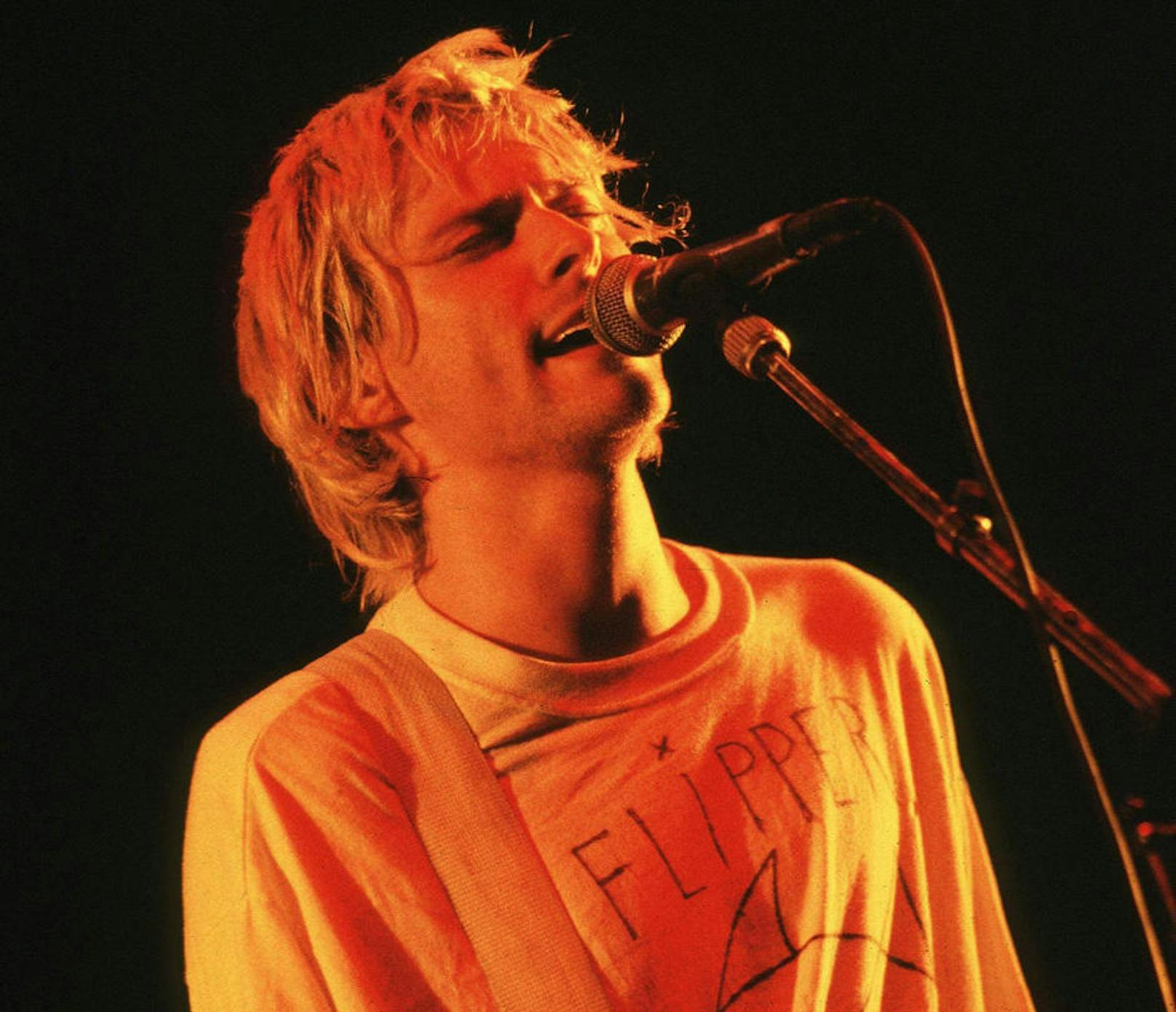 Nirvana-Sänger Kurt Cobain bei einem Konzert in Paris