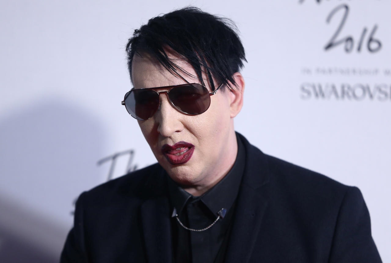 Heute.at - Frau bespuckt – Haftbefehl gegen Marilyn Manson