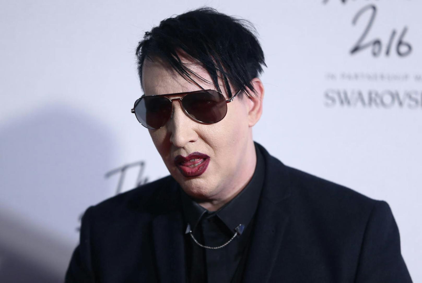 Frau bespuckt – Haftbefehl gegen Marilyn Manson