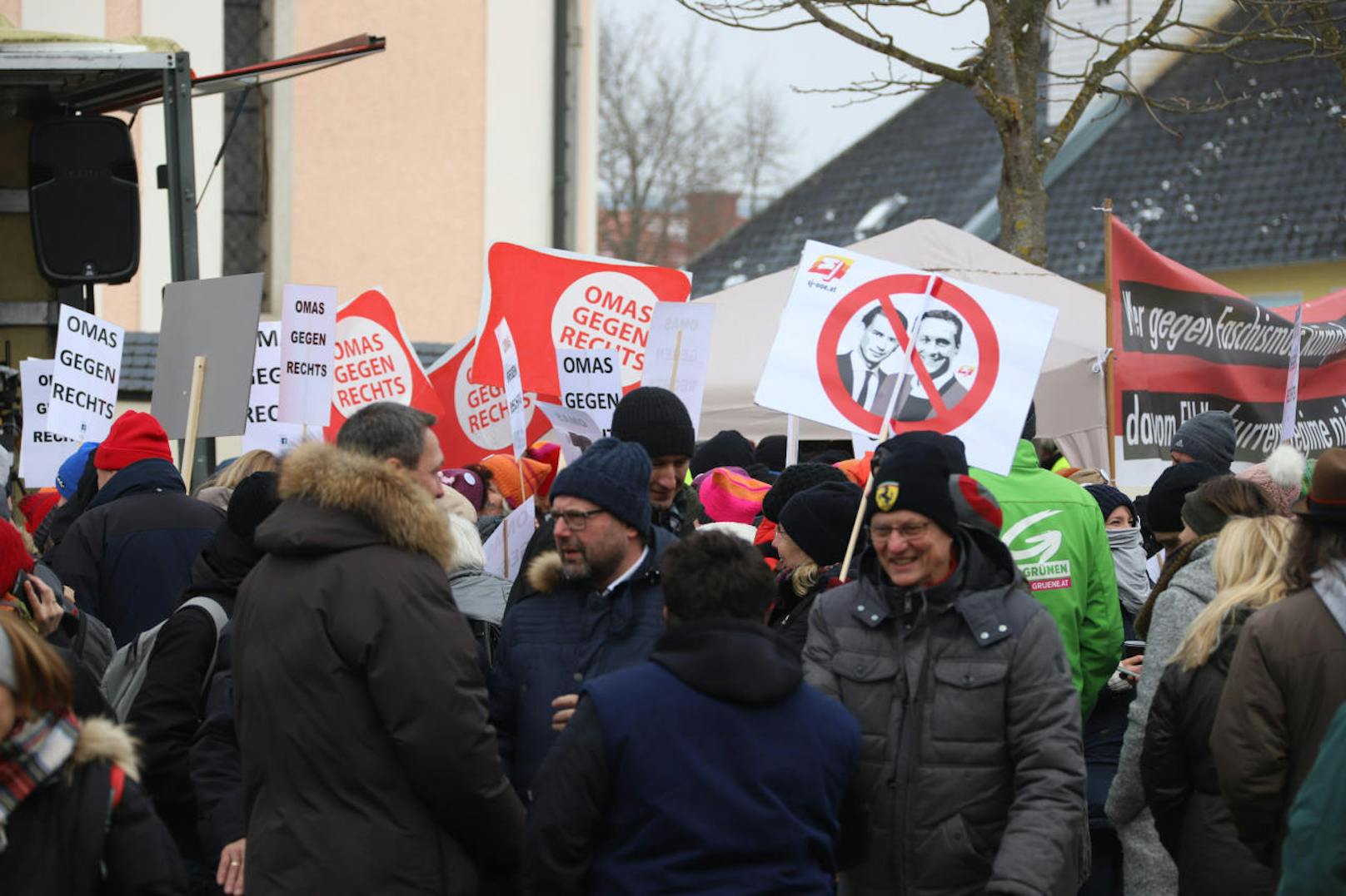 Der Protest gegen den rechten Kongress "Verteidiger Europas" zählte - laut Veranstalter - rund 450 Personen.