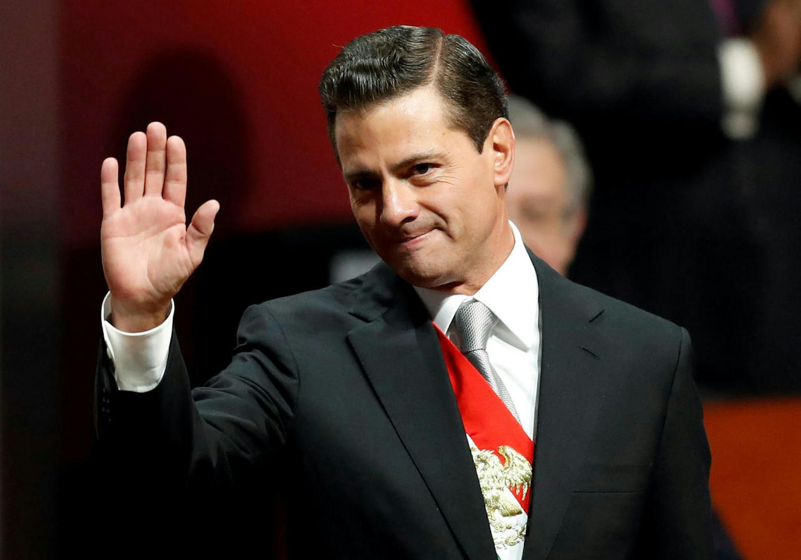 <b>Platz 19: Mexiko</b>
Der mexikanische Präsident Enrique Pena Nieto bekommt ebenfalls das Sechsfache eines mexikanischen Durchschnittsgehalt: <b>97.700 Euro</b> jährlich im Vergleich zu 15.500 Euro jährlich.