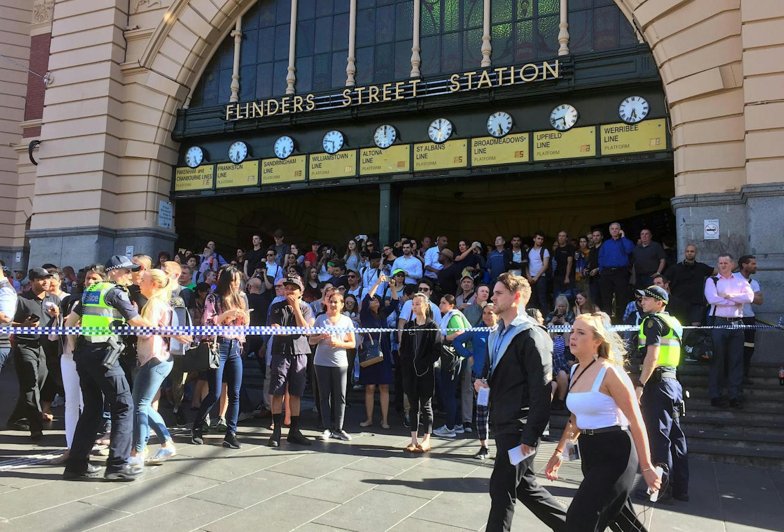 Die Station "Flinders Street Station" wurde abgesperrt