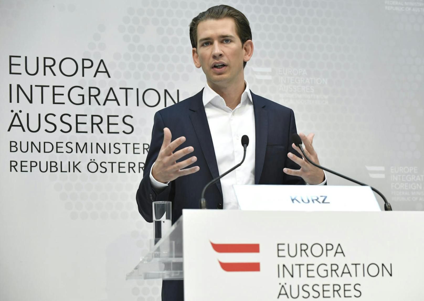 Sebastian Kurz (ÖVP) bei einer Pressekonferenz als Außenminister im Jahr 2017 