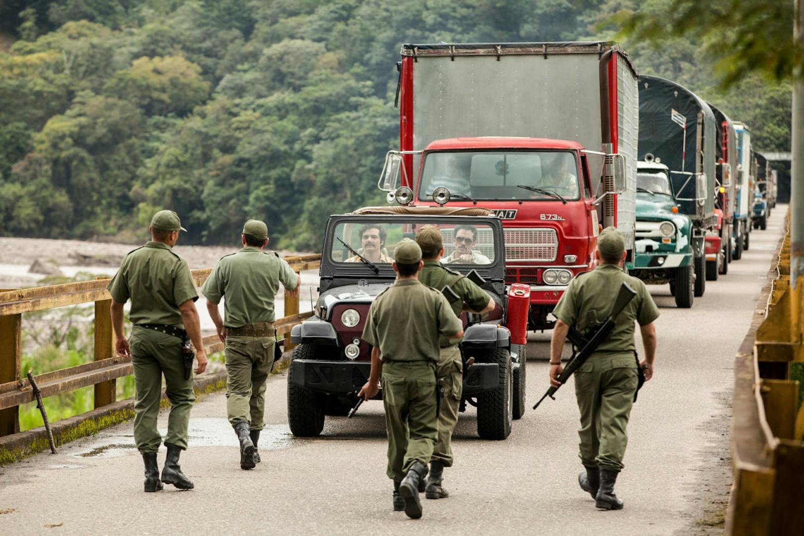 Korruption und Bestechung ist Alltag während Escobars Zeit in Kolumbien. (Credit: Daniel Daza)