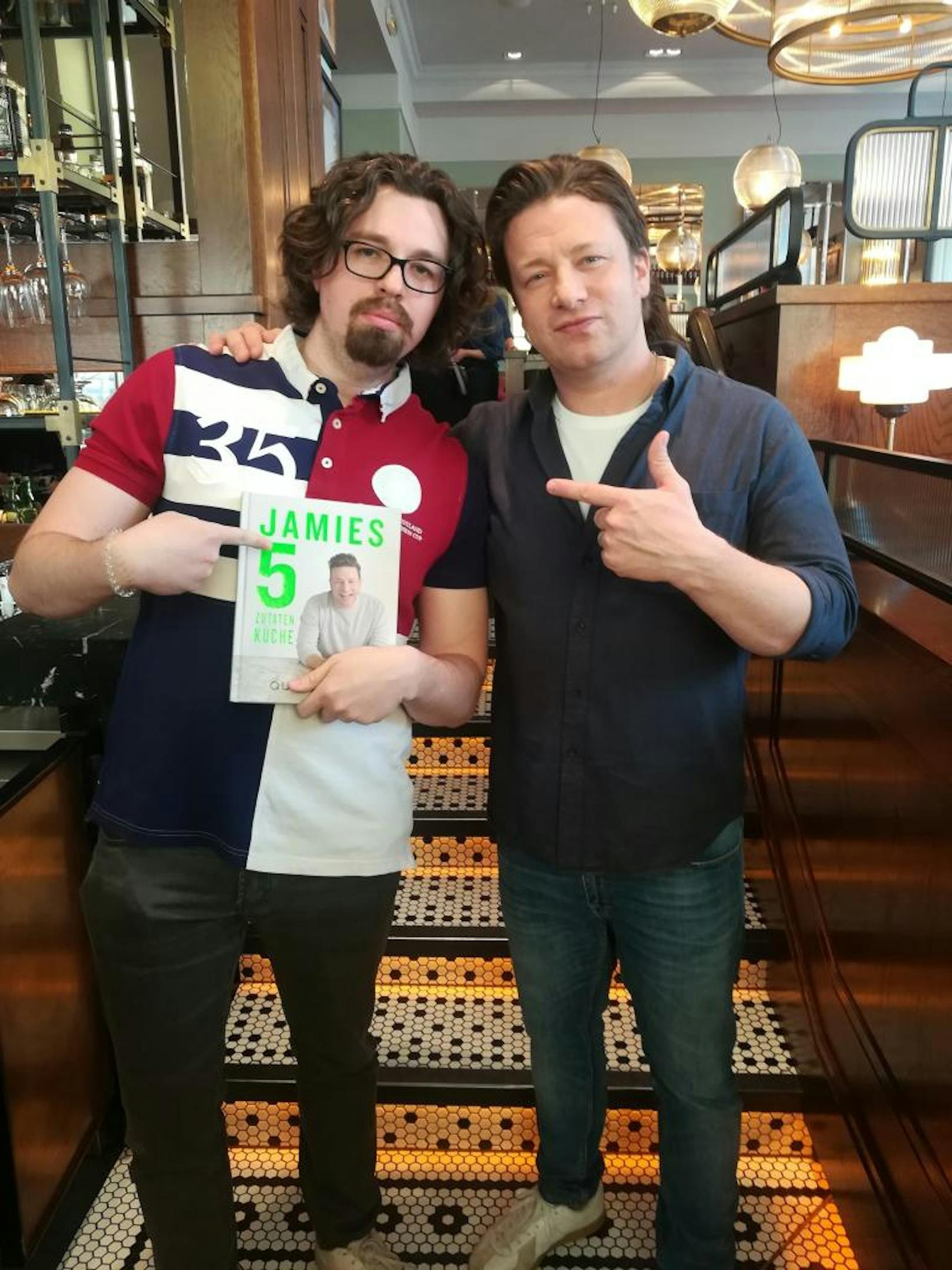 Heute-Redakteur Igor Basagic mit Jamie Oliver