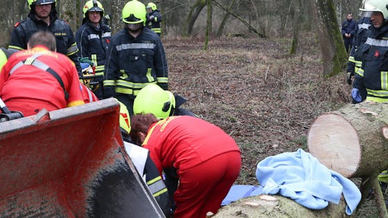 Für den 58-Jährigen kam jede Hilfe zu spät. Er dürfte sofort tot gewesen sein.