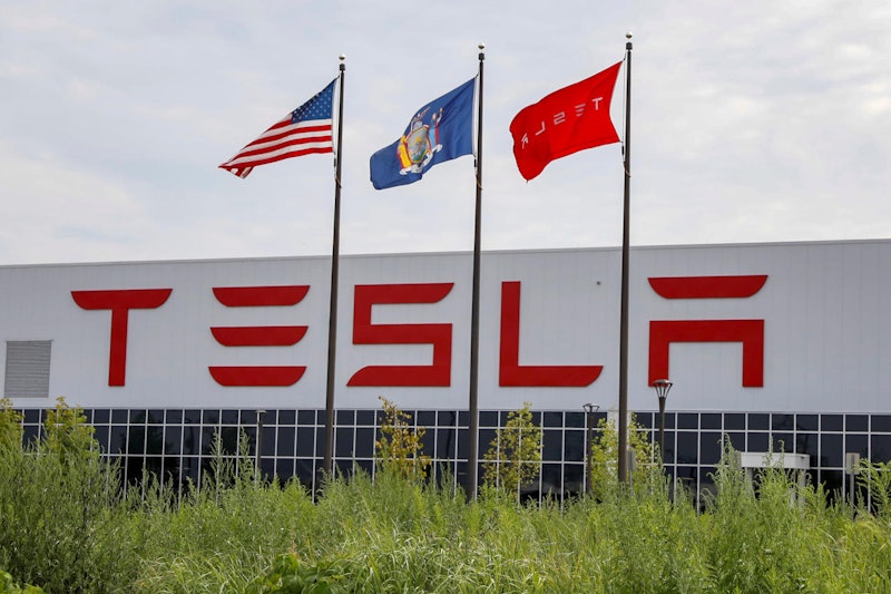 Denn wie sie herausgefunden haben, lässt sich das Signal des Autoschlüssels vom Model S mit einigen Funk- und Computerteilen im Wert von etwa 600 Dollar abfangen und entschlüsseln.