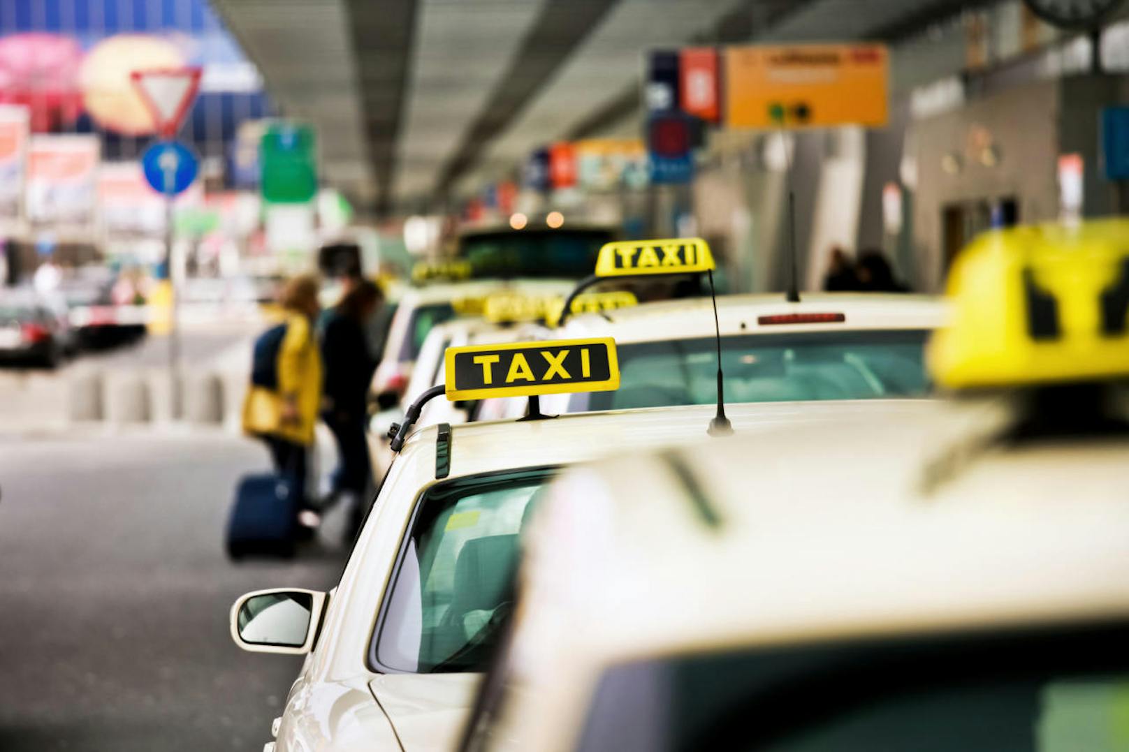 Klassische Taxis sind schon heutzutage in Bedrängnis. Bereits 2020 will man in Japan mit führerlosen Taxis starten. 