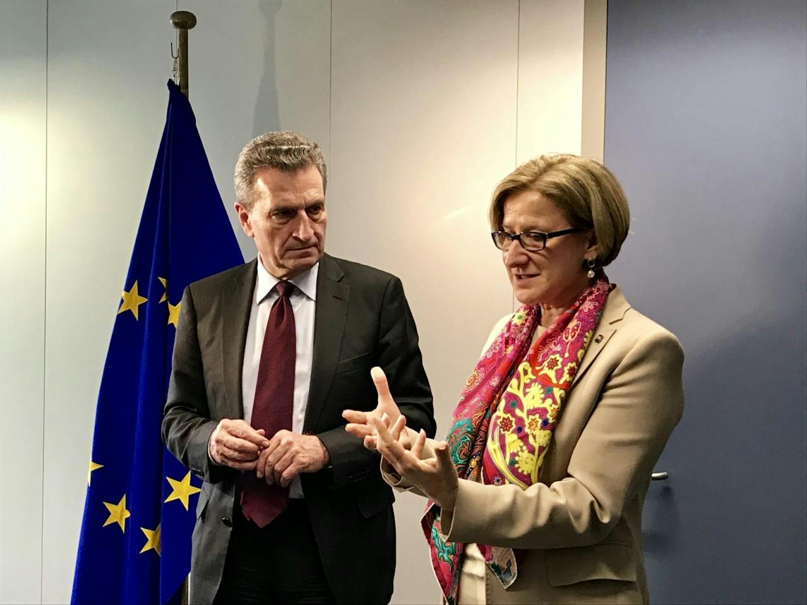 Dort traf sie EU-Kommissar für Haushalt und Personal, Günther Oettinger.