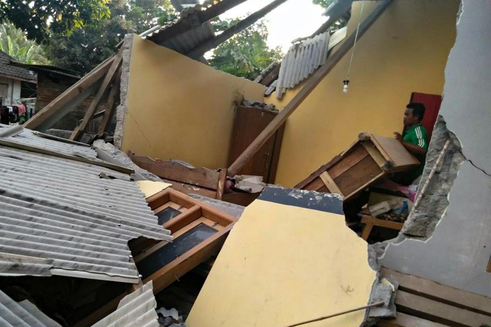 Todesopfer durch starkes Erdbeben auf indonesischer Insel Lombok (29.7.2018).